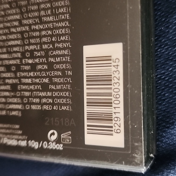 HUDA Eyeshadow Palette in Gemstone - Picture 3 of 3